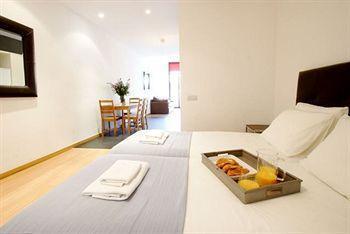 Short Group Liceu Serviced Leilighet Barcelona