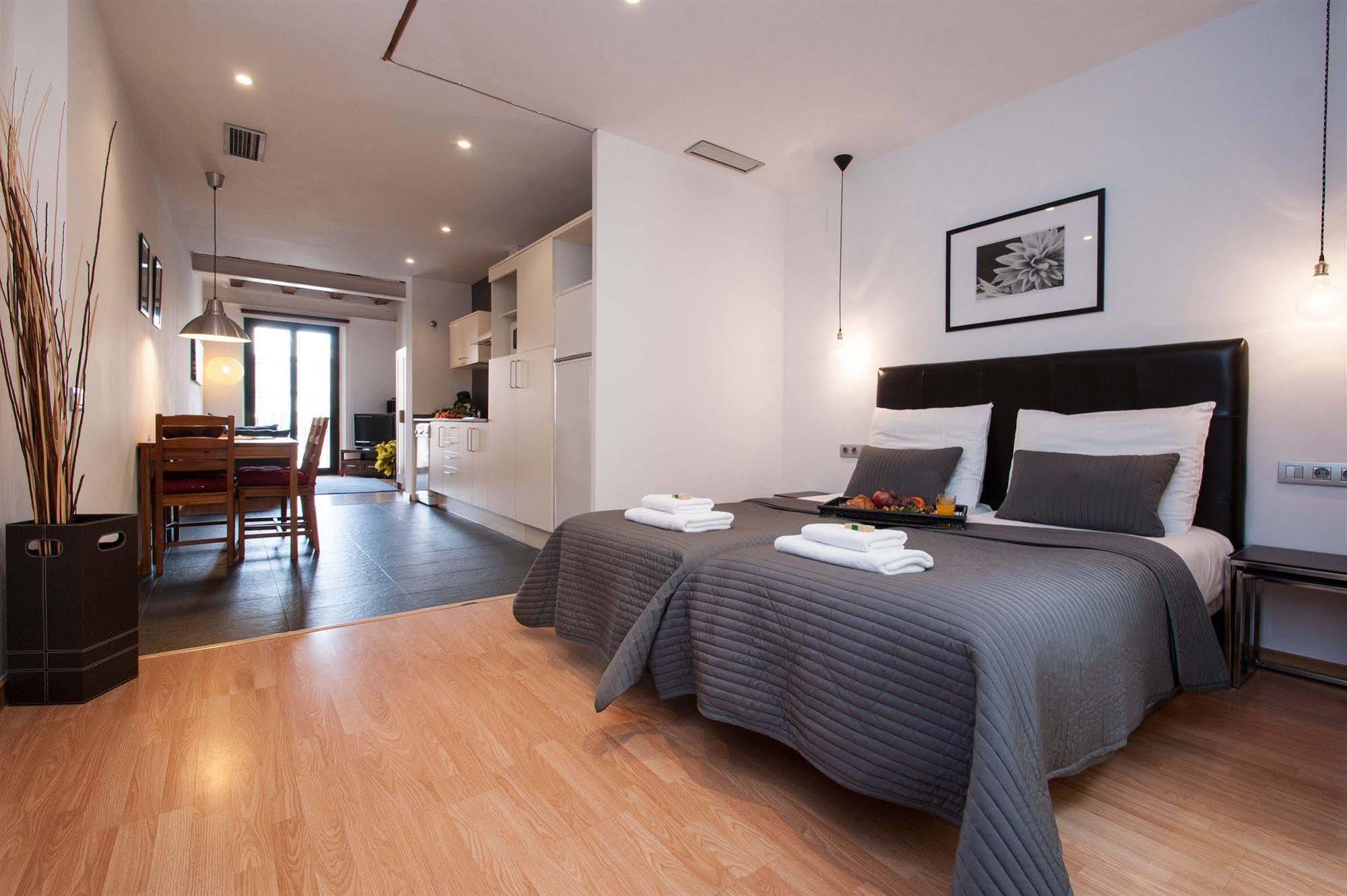Leilighet Short Group Liceu Serviced Barcelona